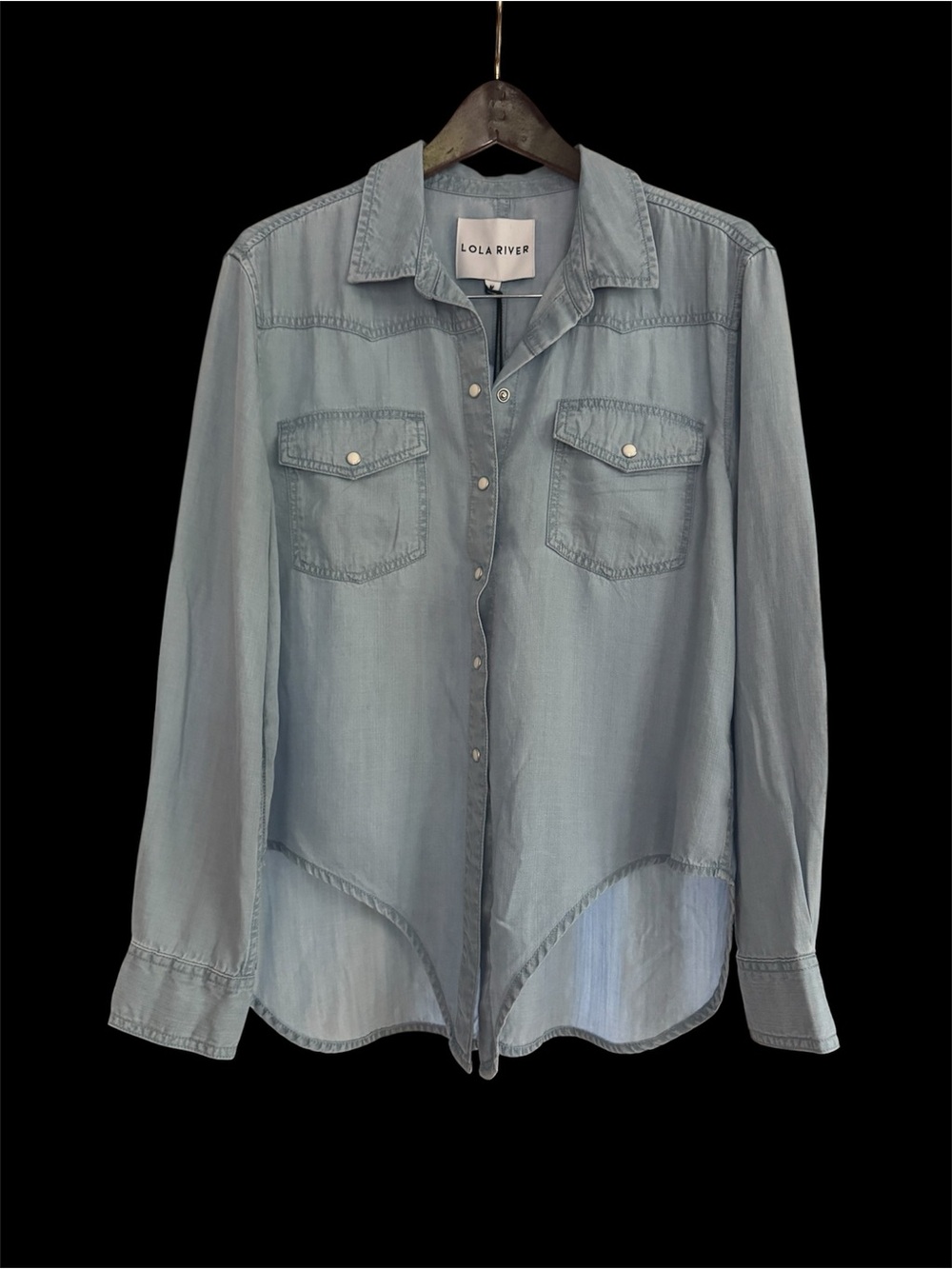 NWT Lola River Light Wash Denim Snap Button-Up Shirt - Chambray Women’s Size M